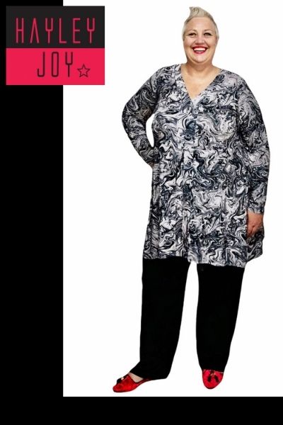 Natalie Plus size B-W Marble side point stolling top